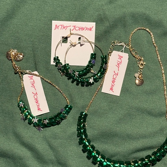 Betsey Johnson Jewelry - Betsey Johnson Emerald Green Jewelry Set